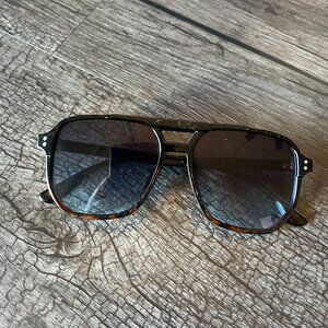 Black & Tortoiseshell Square Sunglasses | Dark Lenses | Unisex Style